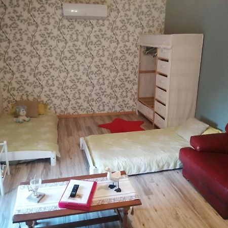 Bed and Breakfast Les Tourterelles Chabournay Экстерьер фото