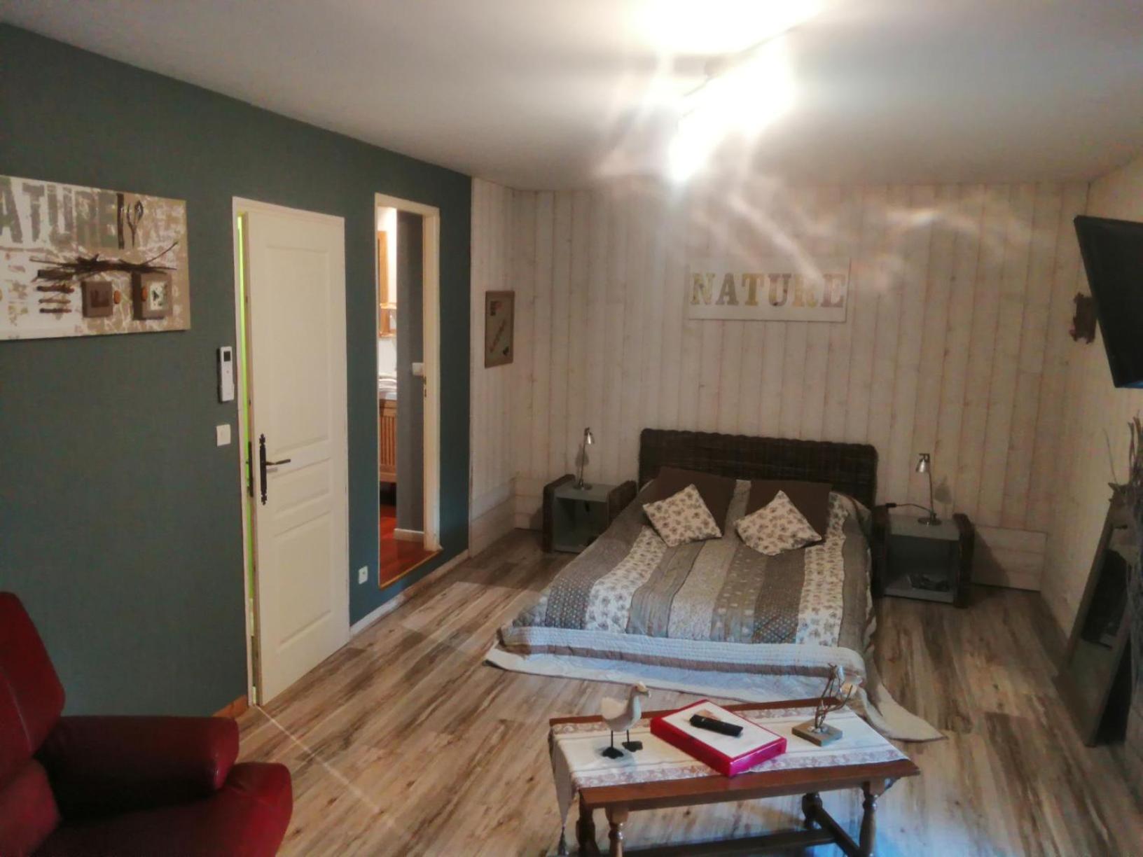 Bed and Breakfast Les Tourterelles Chabournay Экстерьер фото