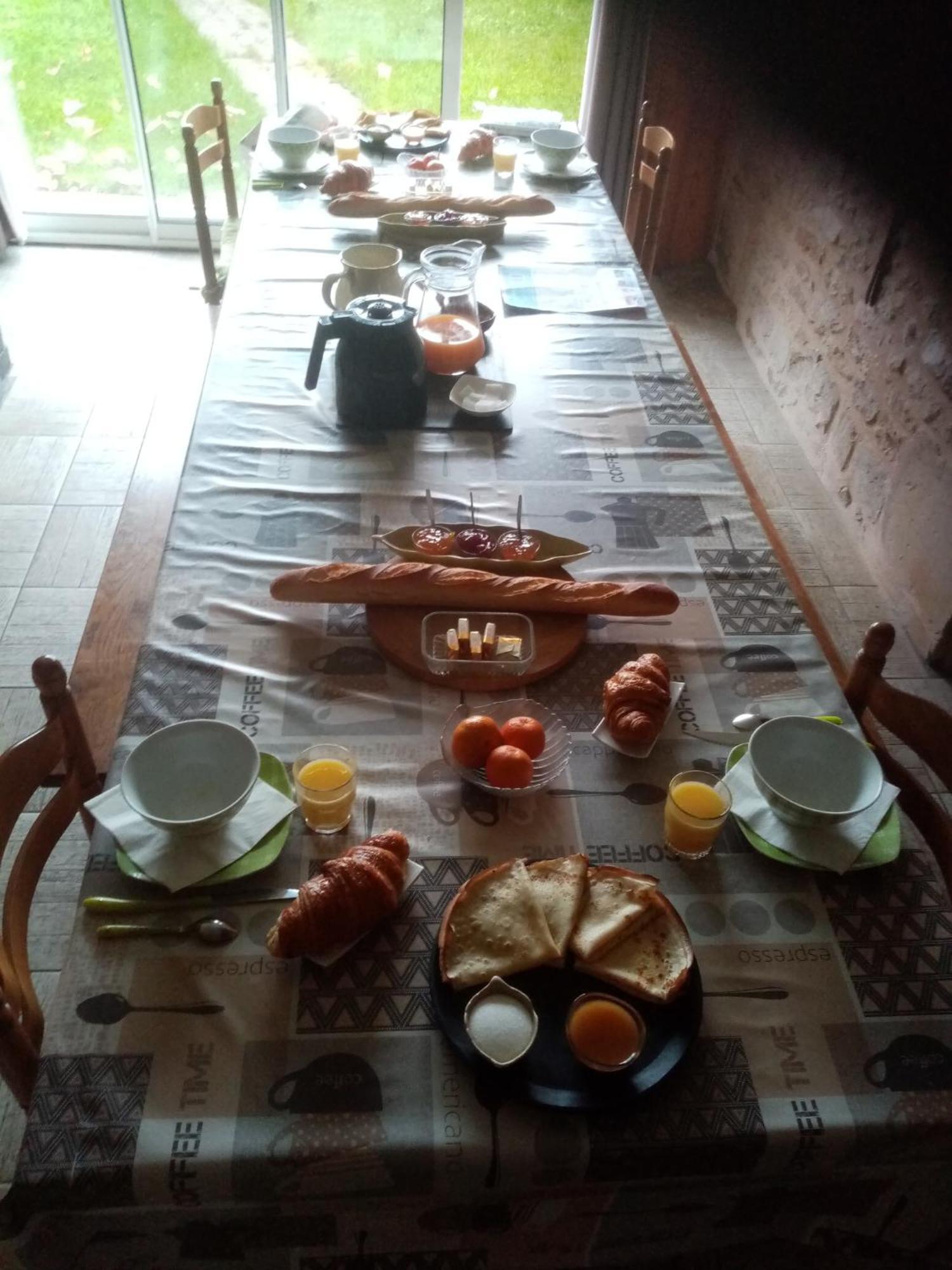 Bed and Breakfast Les Tourterelles Chabournay Экстерьер фото