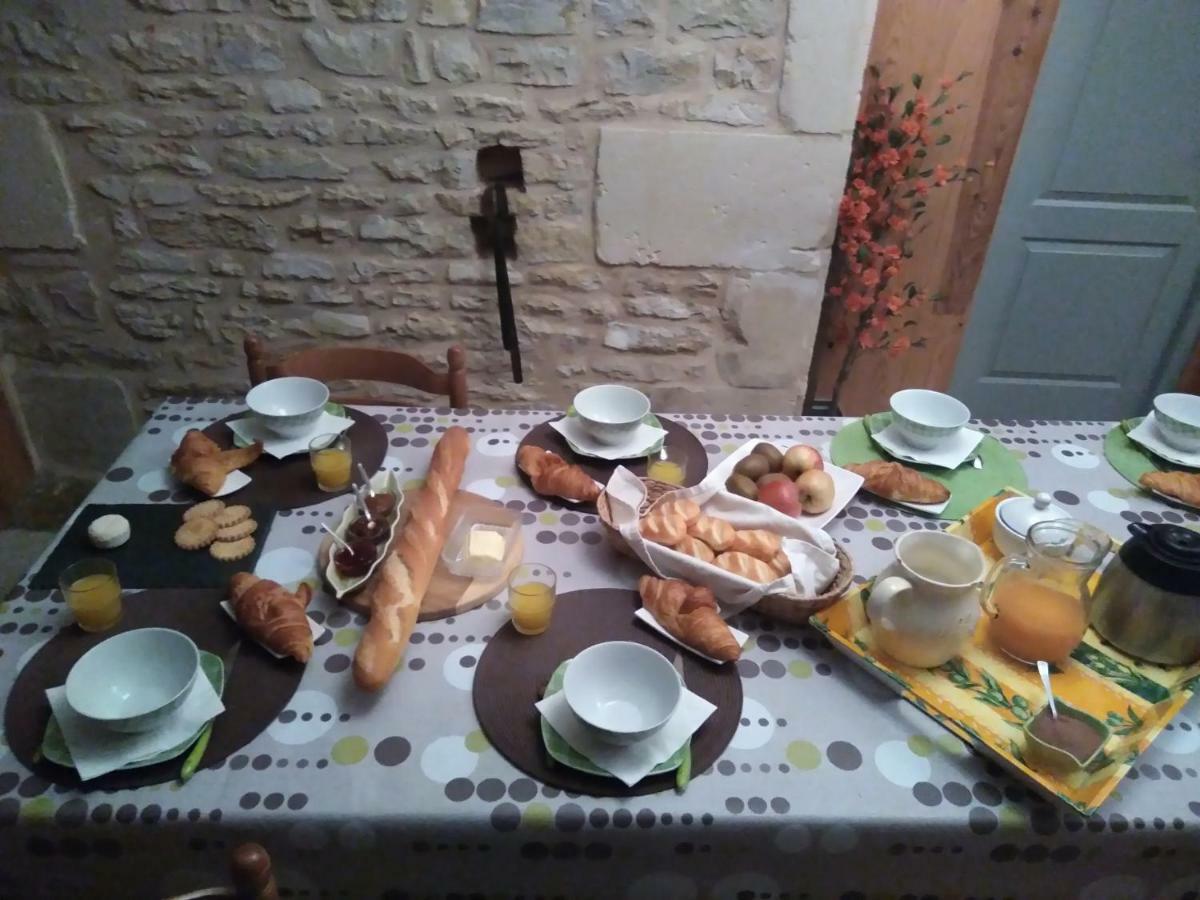 Bed and Breakfast Les Tourterelles Chabournay Экстерьер фото